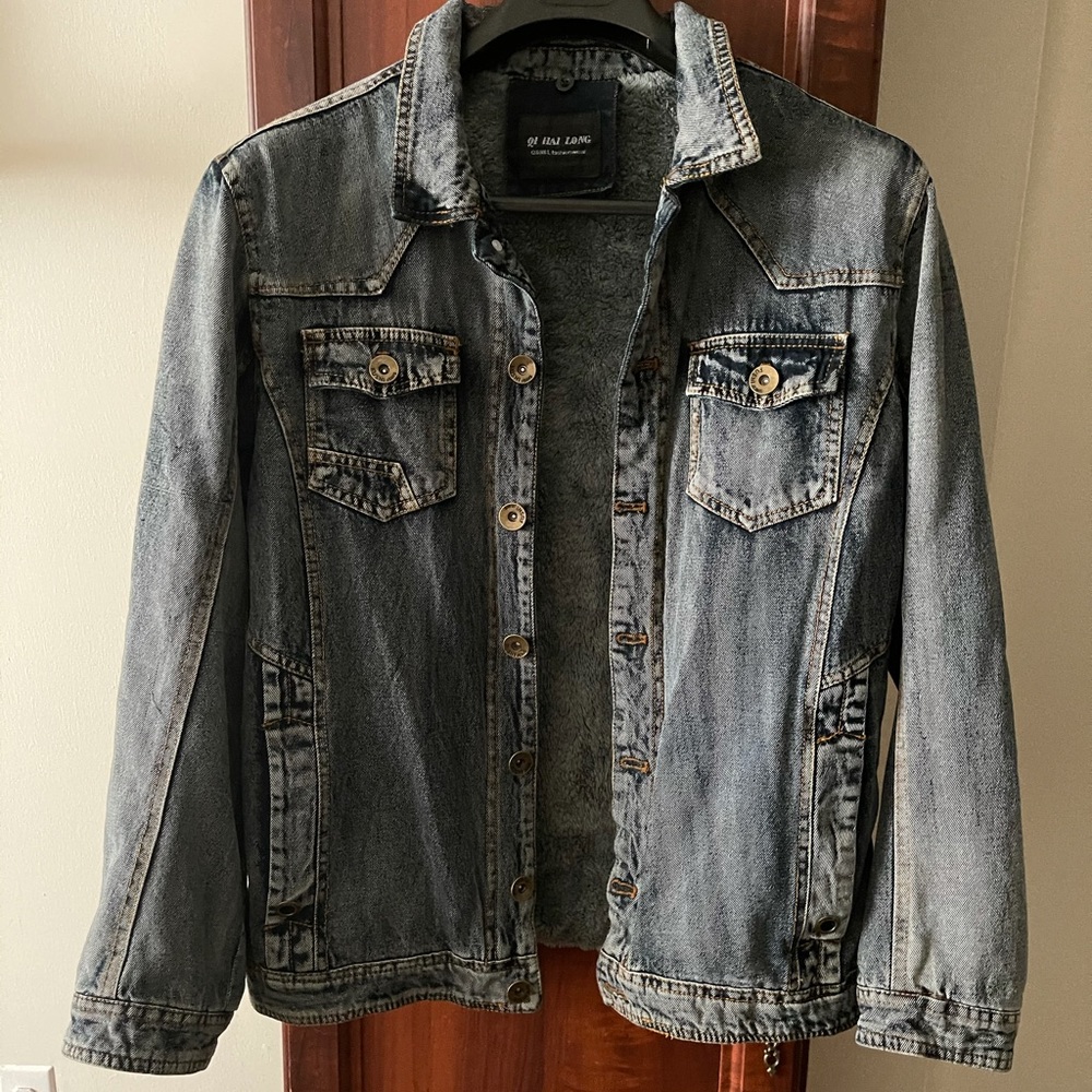 Men’s fashion jean jacket with fur. QI HAI LONG
